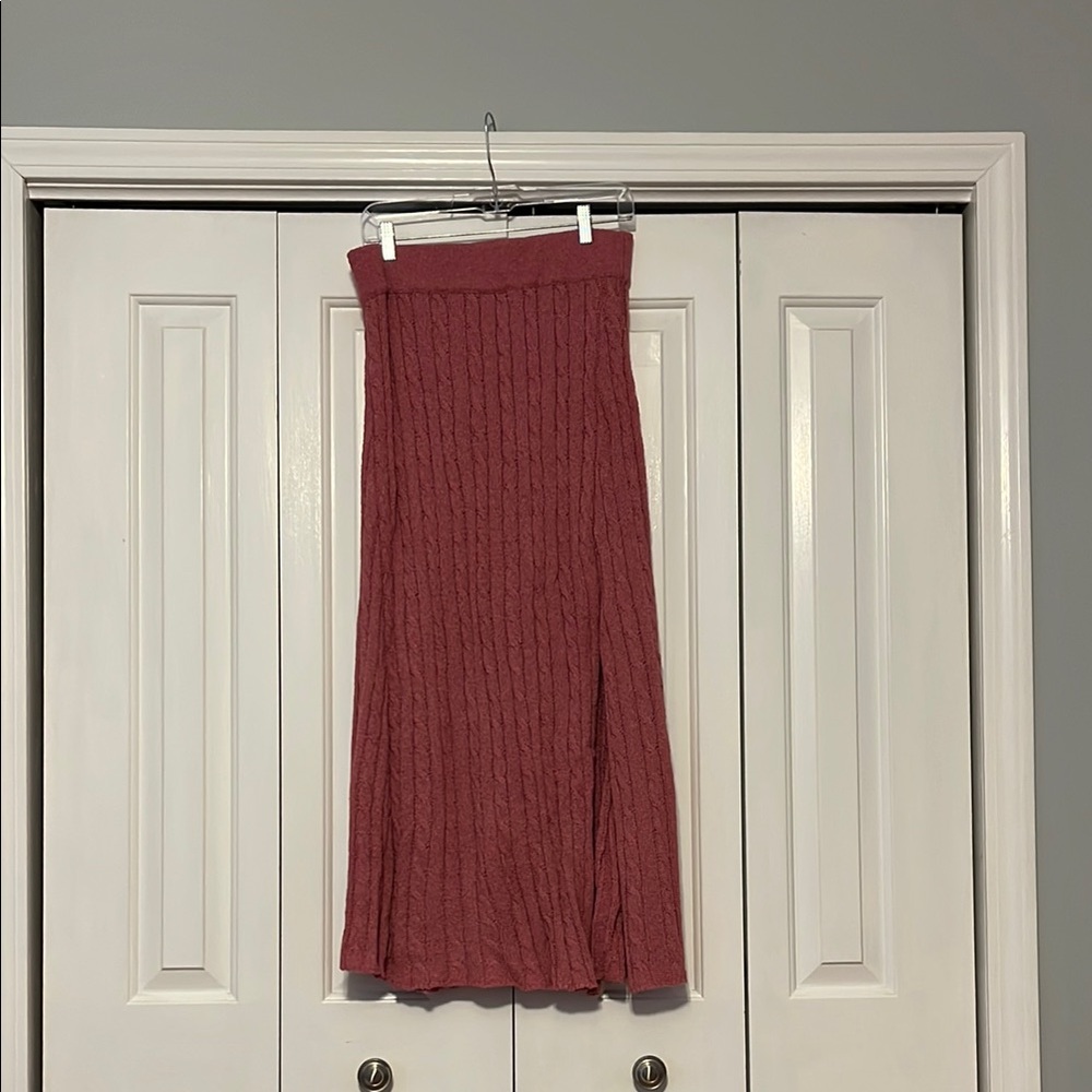 Elegant Rose Knit Skirt